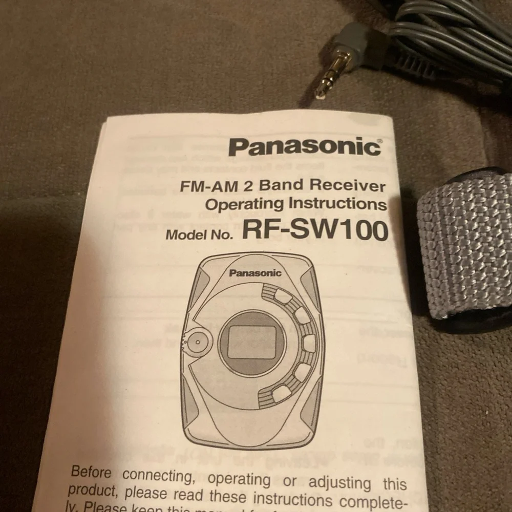 Vintage Panasonic FM AM 2 Band receiver Portable Radio with Headphones RF-SW 100